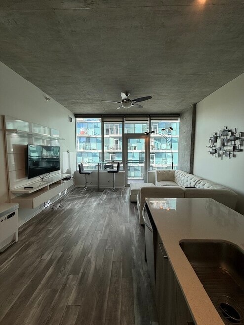 Building Photo - 1345 S Wabash Ave