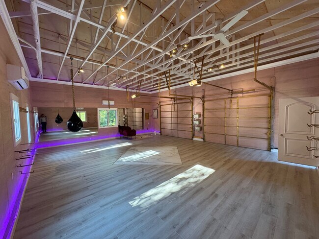 Building Photo - 10011 Baltimore National Pike