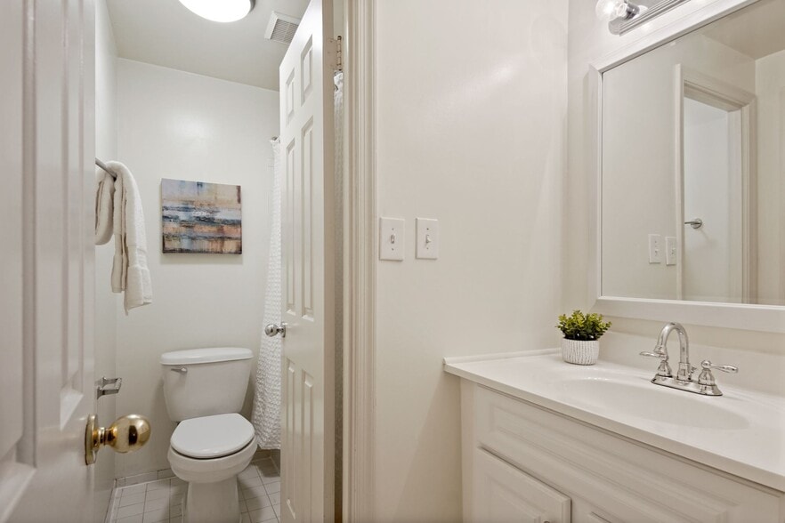 Building Photo - 2310 Ashmead Pl NW