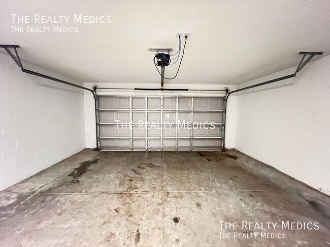 Building Photo - 36 Malauka Run Dr