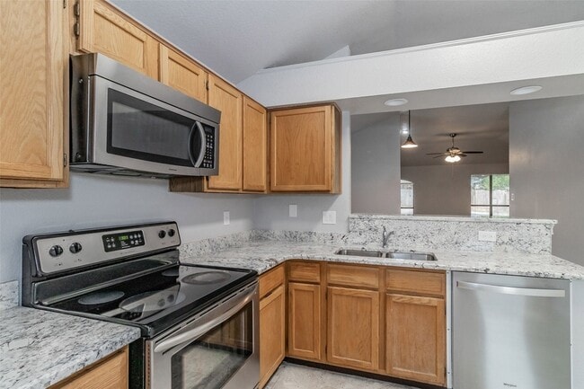 Building Photo - 2312 Shady Turf Dr