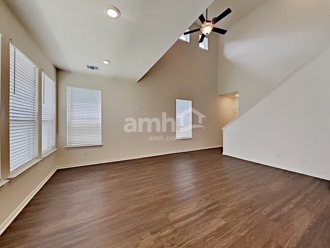 Building Photo - 2722 Meadowood Heights