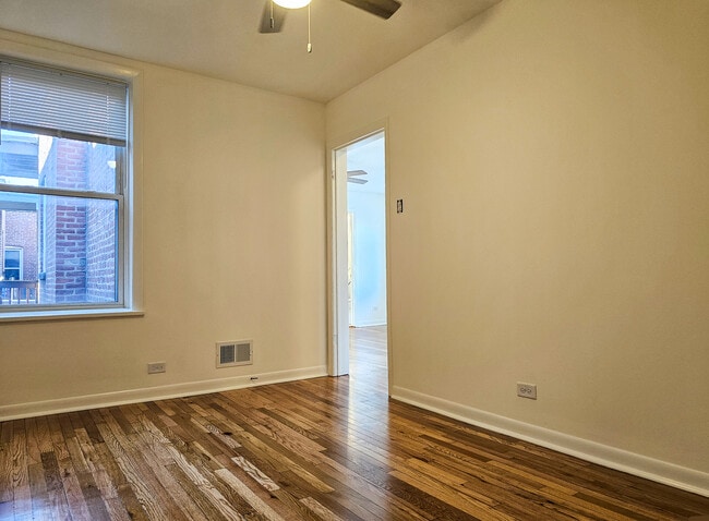 Building Photo - 2028 W 35th St