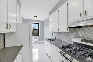 Building Photo - Fully Renovated 1 Bedroom 1 Bathroom  Avai...