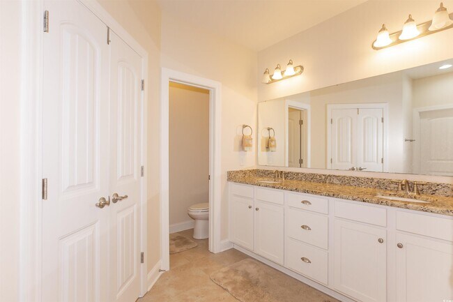 Building Photo - 1756 Orchard Dr