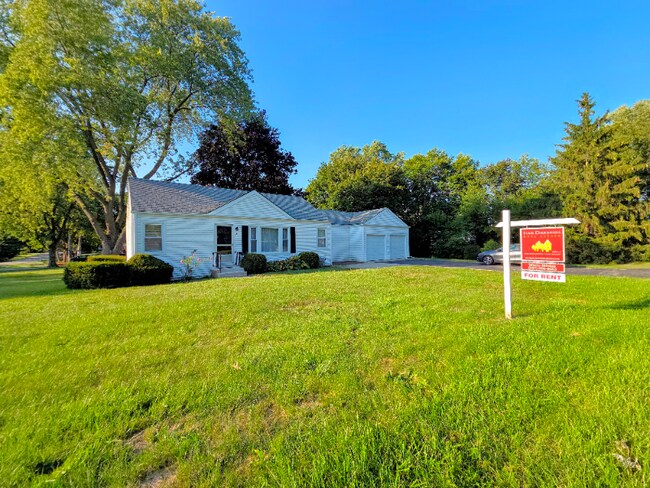 Primary Photo - 34 Evergreen St