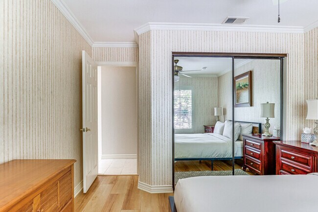 Building Photo - 29695 Circle R Greens Dr