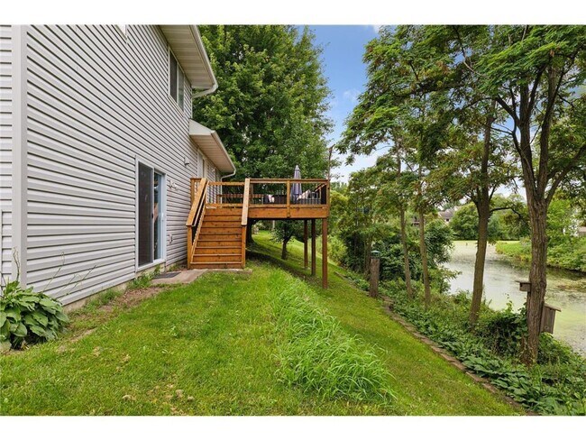 Building Photo - 211 Alva St