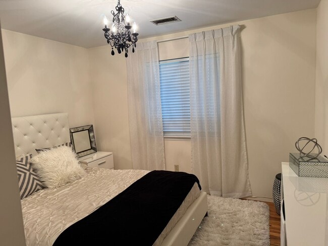 Building Photo - 7 B Orchard Beach Rd