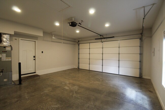 Building Photo - 1429 Village Lp