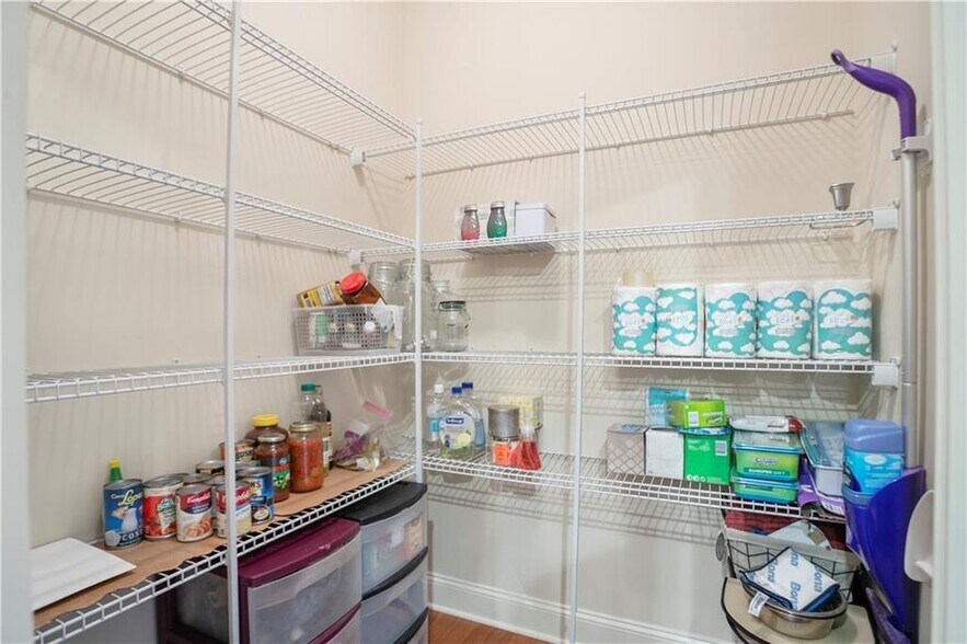 Building Photo - 2394 Whiteoak Ct SE