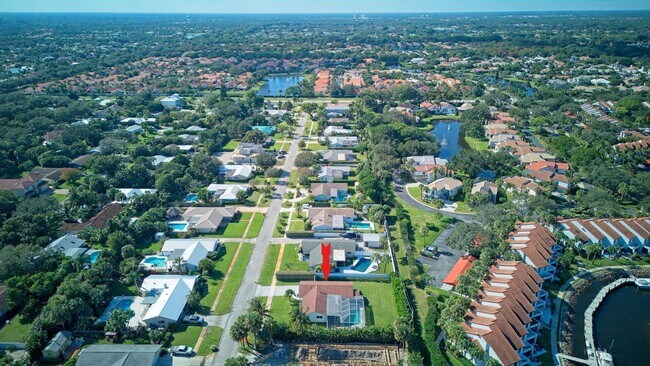 Building Photo - 2289 Windsor Rd