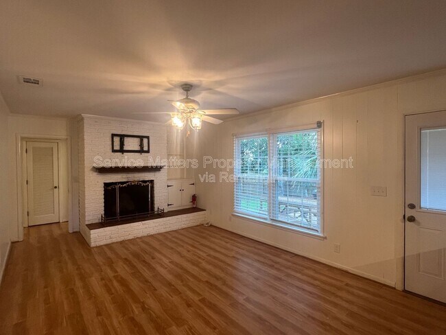 Building Photo - 1401 E 34th St