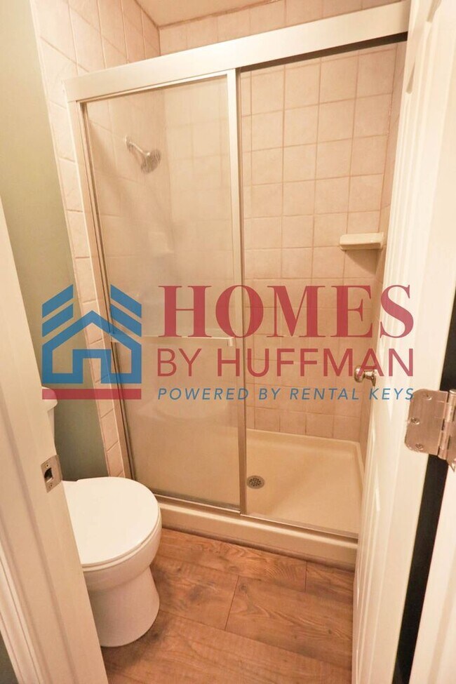 Building Photo - 4 Bedroom | 3 Bath | Newburgh by Gateway