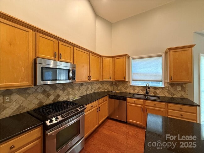 Building Photo - 8811 Singleton Ct