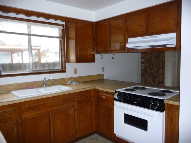 Building Photo - Single level home