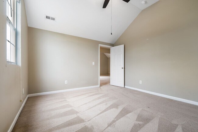 Building Photo - Beautiful 3BR Home with Fenced in Yard & 2-Car Garage in Raleigh