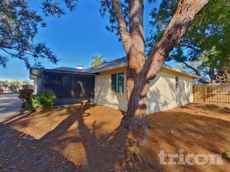 Building Photo - 2008 59th Cir S