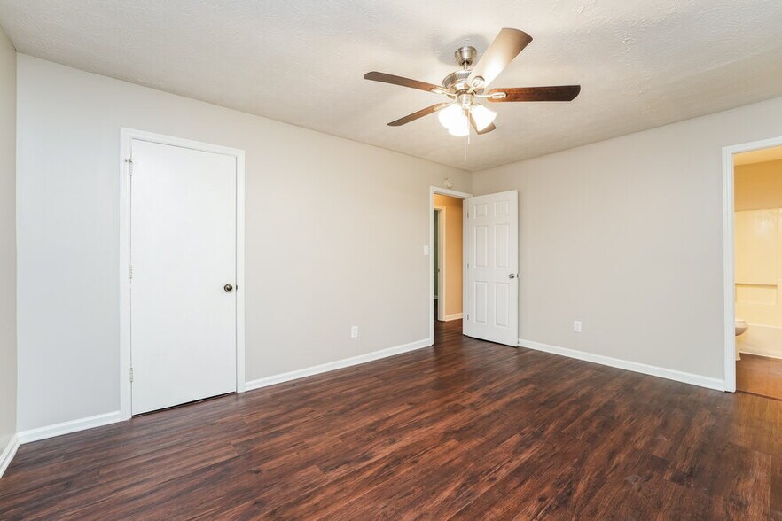 Building Photo - 5394 Greenhedge Ct