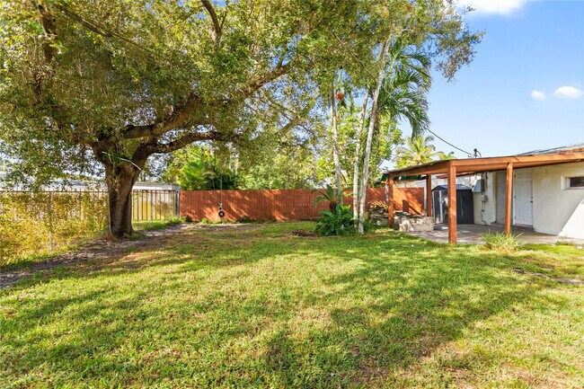 Building Photo - 4184 SW 49th Ct