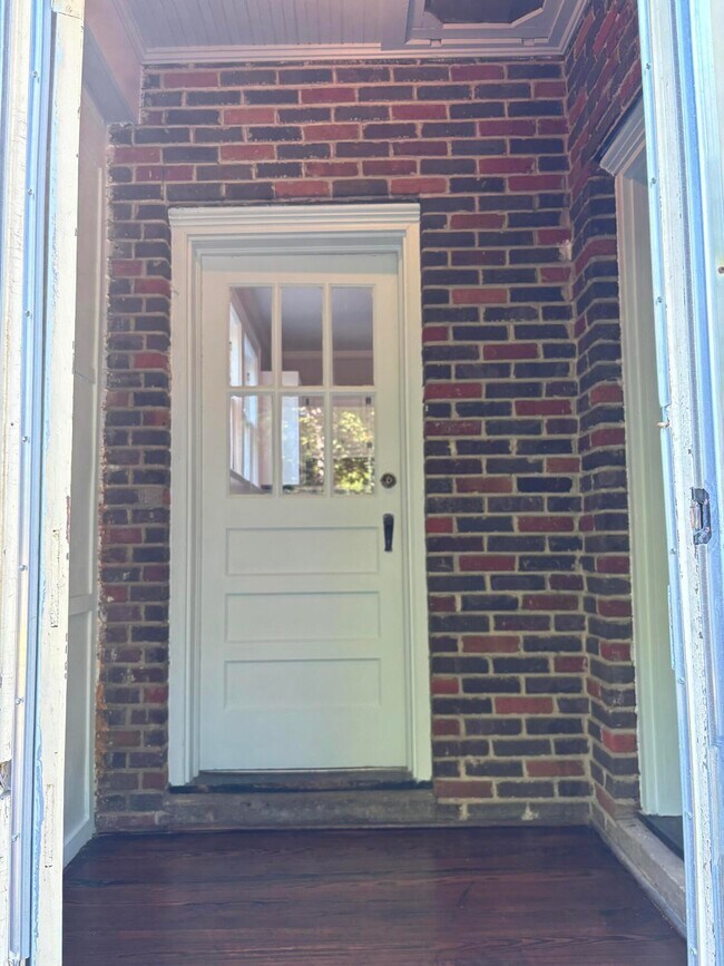 Building Photo - 41 W Charlotte Ave