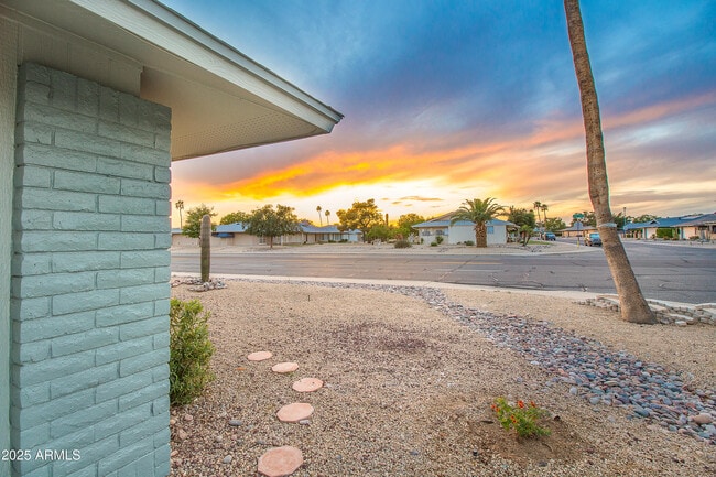 Building Photo - 12739 W Prospect Dr