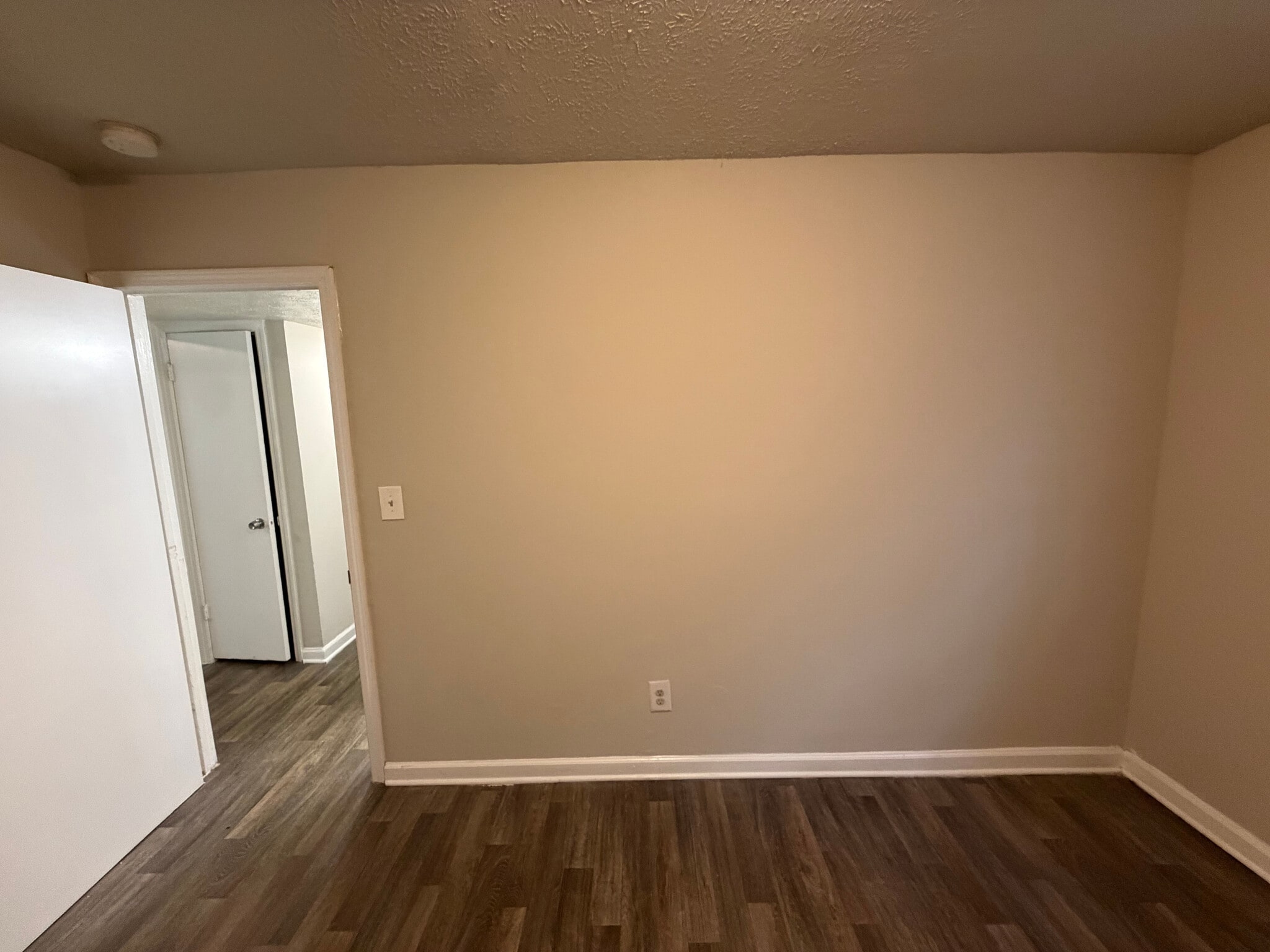 Building Photo - Room in Apartment on Mt Zion Rd