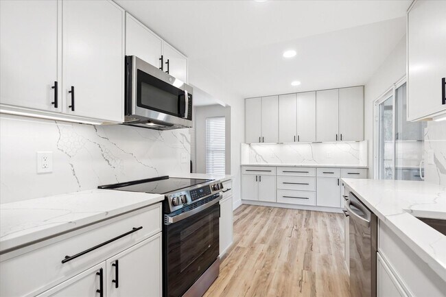 Building Photo - Bright, Modern Home on a Spacious Lot in a...
