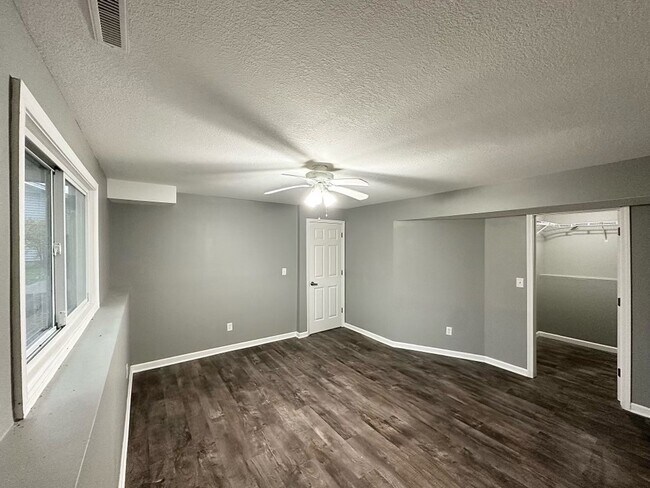 Building Photo - Gorgeous Single Family Home in Brooklyn Park!