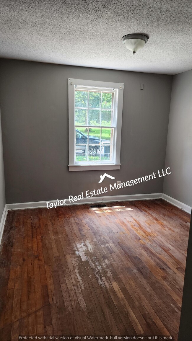 Building Photo - 205 Button Ave