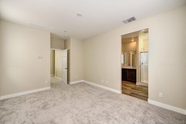 Building Photo - 3 Bed 2.5 Bath 2 Car Garage in Natomas