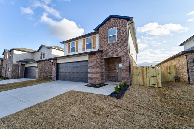 Building Photo - 139 S Maroon Ave