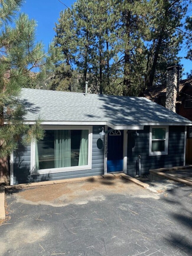 Primary Photo - WRIGHTWOOD HOME