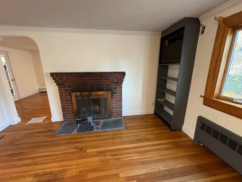 Building Photo - 115 Vermont St