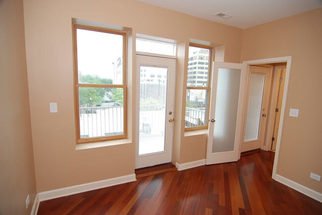 Building Photo - 1529 W Hollywood Ave