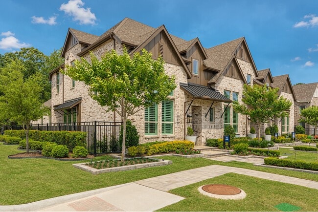 Building Photo - 599 Cypress Vly Ave