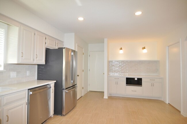 Building Photo - 3 Cimarron Dr