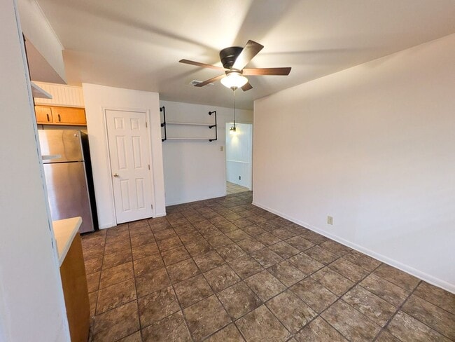 Building Photo - 9225 Shepherd Dr