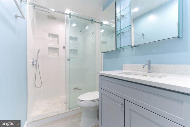 Building Photo - 21136 Winding Brook Square