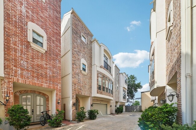 Building Photo - 5636 Kiam St