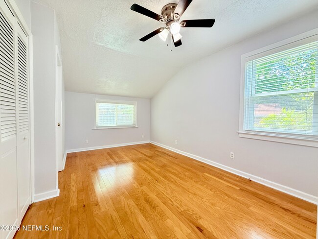 Building Photo - 1319 Azalea Dr