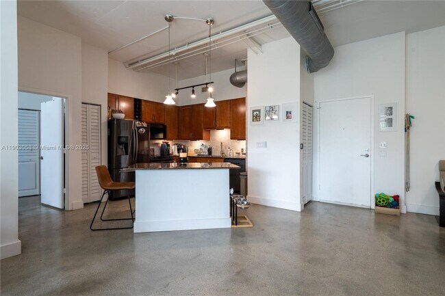 Building Photo - 2001 Biscayne Blvd