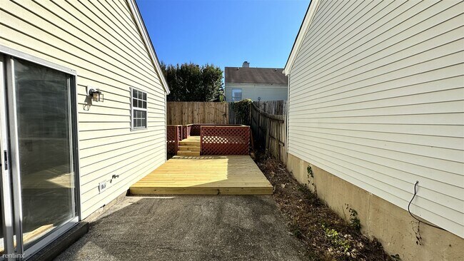 Building Photo - 2 br, 1 bath House - 612 Poplar Place