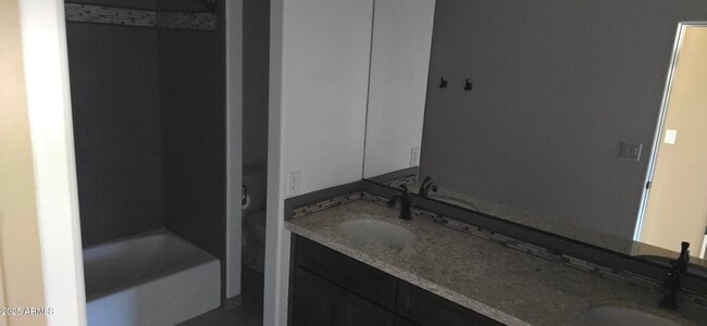 Building Photo - 839 W Hermosa Dr
