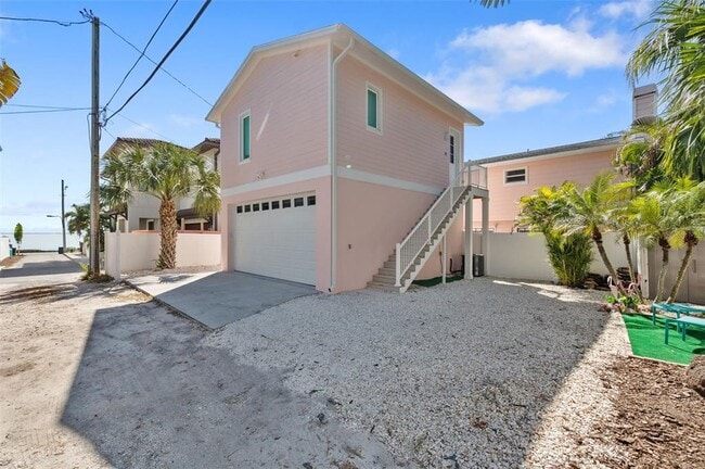 Building Photo - 345 Bailey St