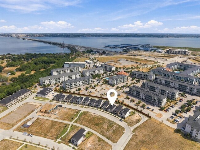 Building Photo - 1814 Waterwalk Dr
