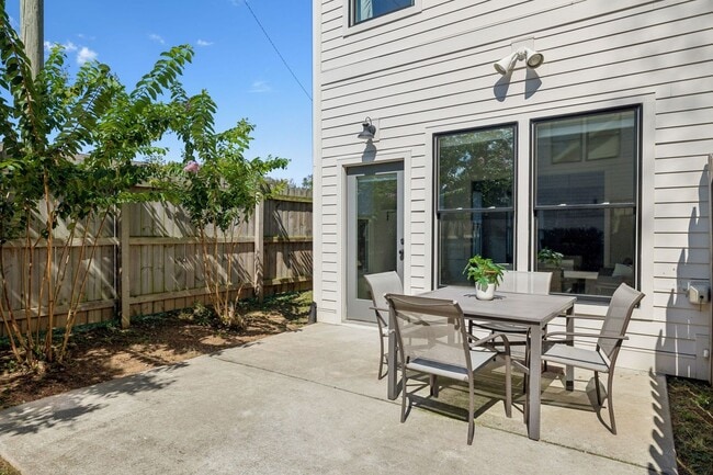 Building Photo - Germantown Gem just 1 mile from Downtown N...