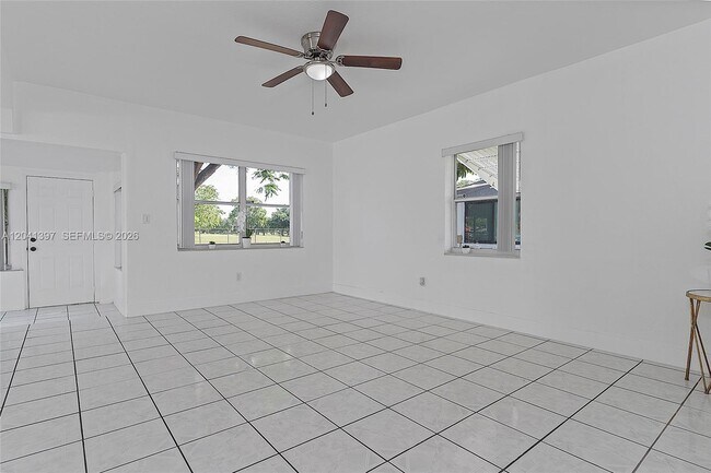 Building Photo - 2024 NE 174th St
