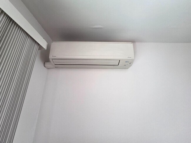 Building Photo - 2201 Monroe St