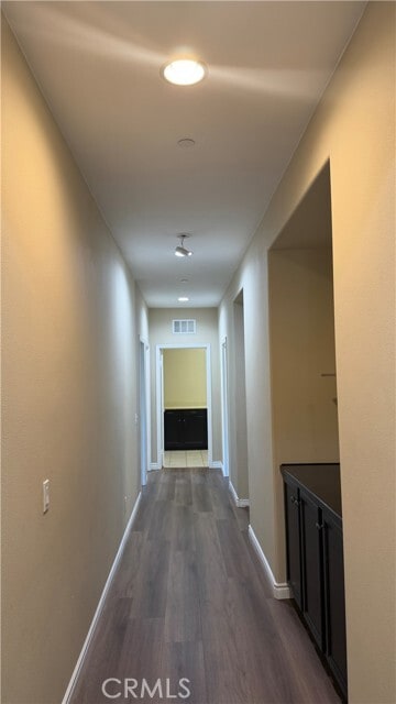 Building Photo - 9549 Seasons Dr